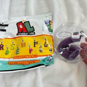 Alphabet Lore Collector Clip blind bag - Letter G
